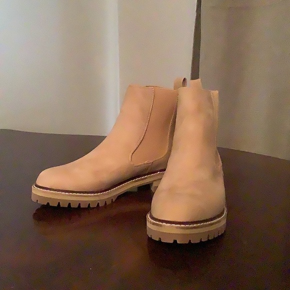New tan ankle boots - Picture 6 of 7